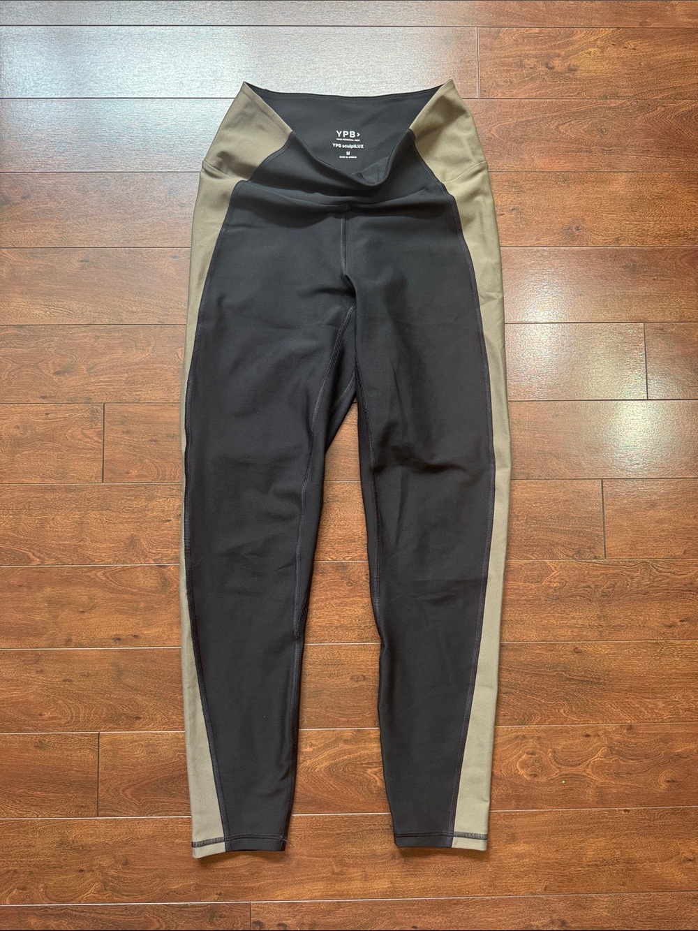Abercrombie & Fitch - YPB SculptLUX 7/8 Length Legging - Onyx Colorblock